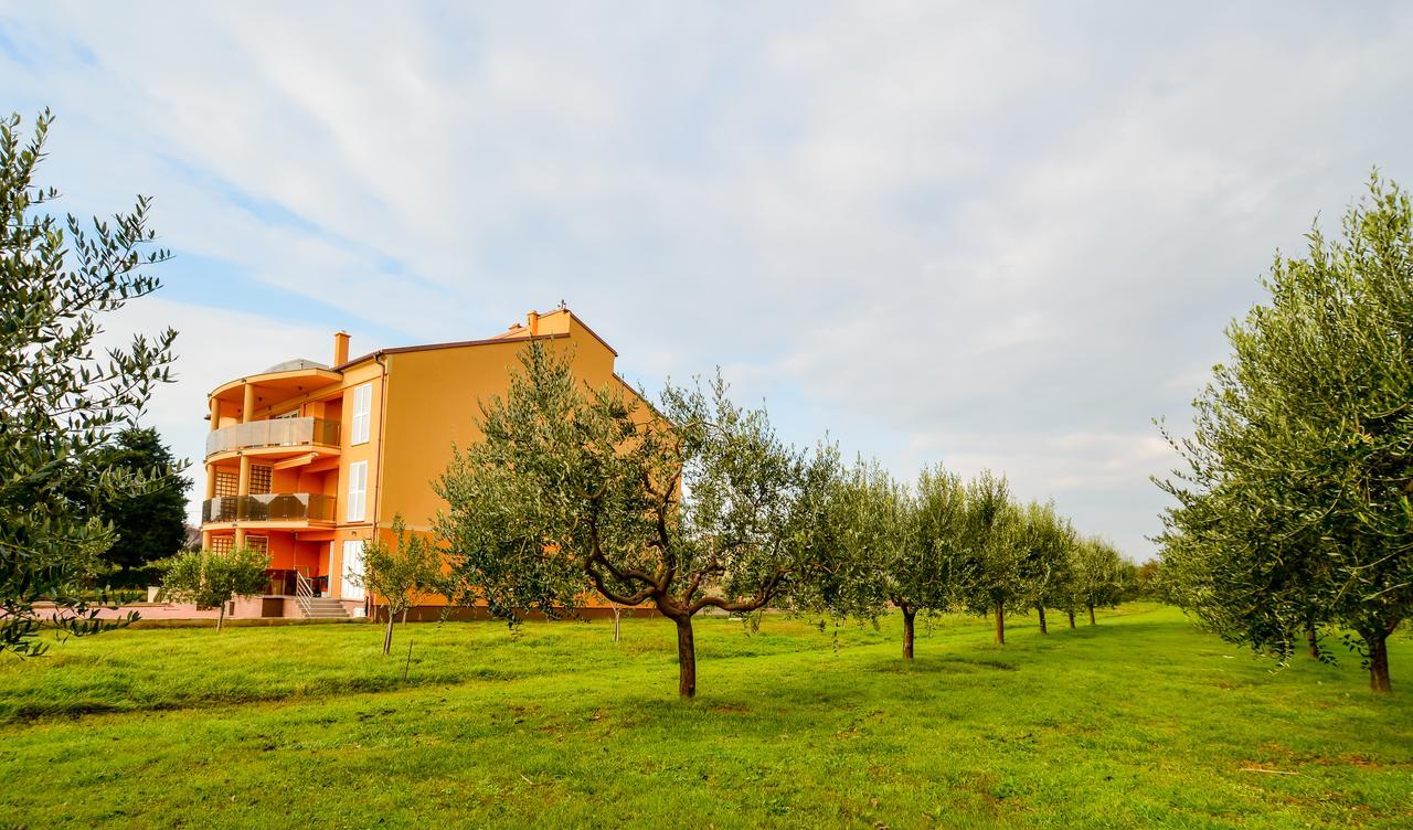 Apartman Andrea L Pomer Exterior photo